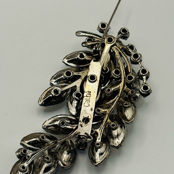 Vintage Cathe Aurora Borealis Rhinestone Leaf Spray Brooch Silver Tone - Picture 3 of 5